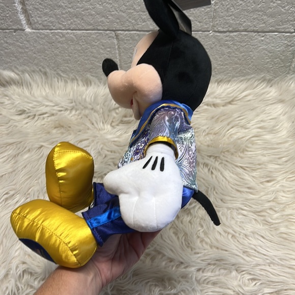 COPY - Disney Mickey Mouse Walt Disney World 50th Anniversary Plush ✨ - Picture 4 of 5